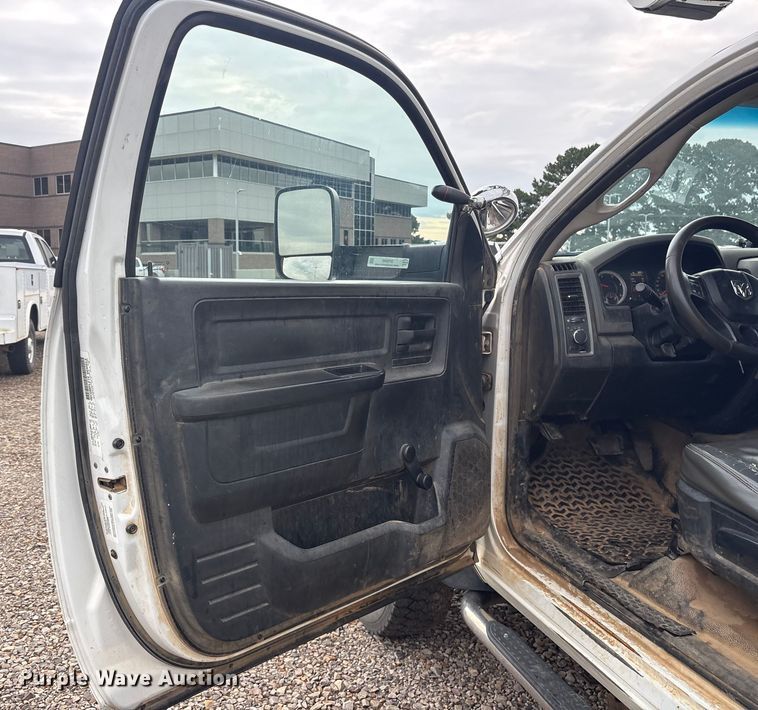 image for item DY0949 2013 Dodge Ram 5500 bucket truck