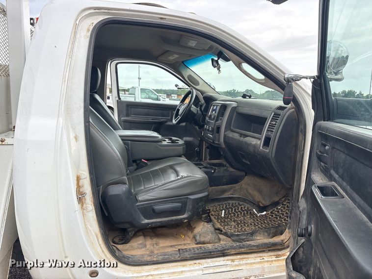 image for item DY0949 2013 Dodge Ram 5500 bucket truck