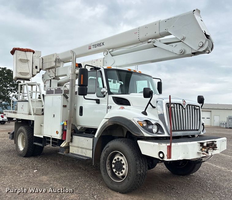 image for item DY0952 2018 International 7500 Bucket truck
