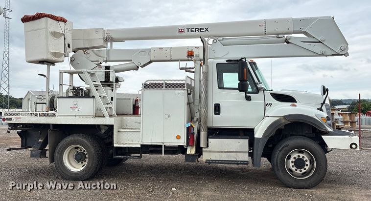 image for item DY0952 2018 International 7500 Bucket truck