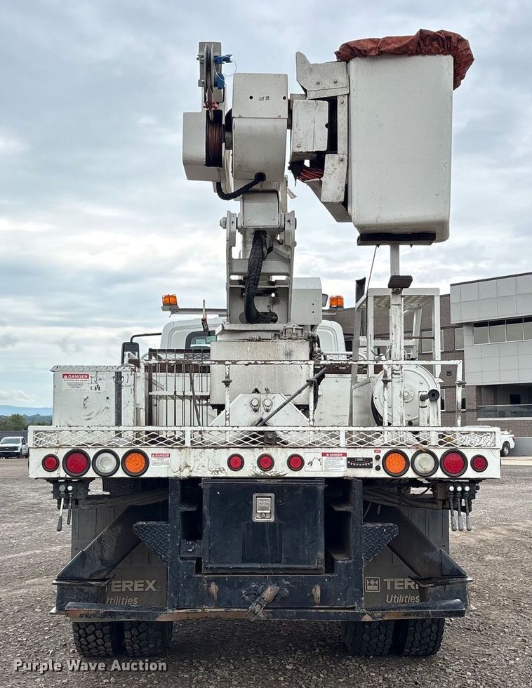 image for item DY0952 2018 International 7500 Bucket truck