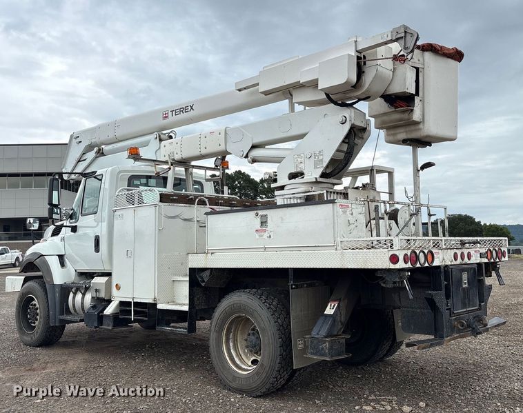 image for item DY0952 2018 International 7500 Bucket truck