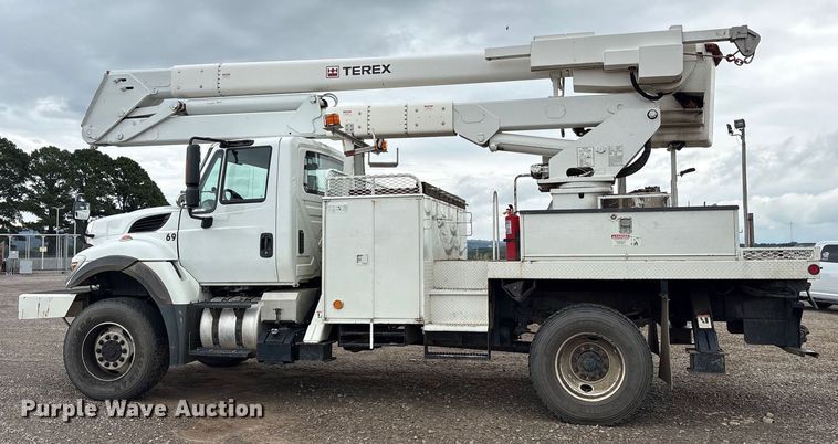 image for item DY0952 2018 International 7500 Bucket truck