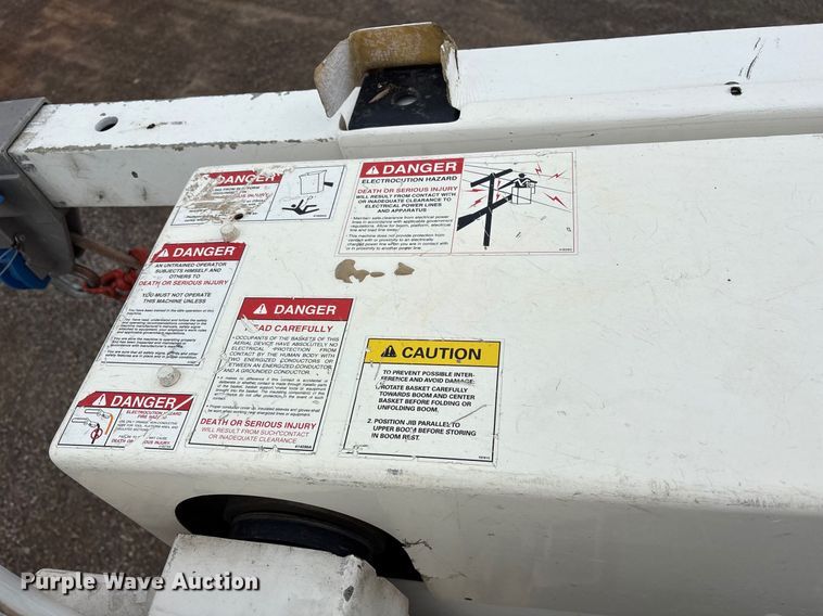 image for item DY0952 2018 International 7500 Bucket truck