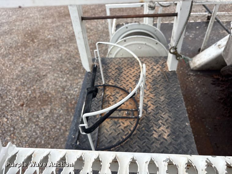 image for item DY0952 2018 International 7500 Bucket truck