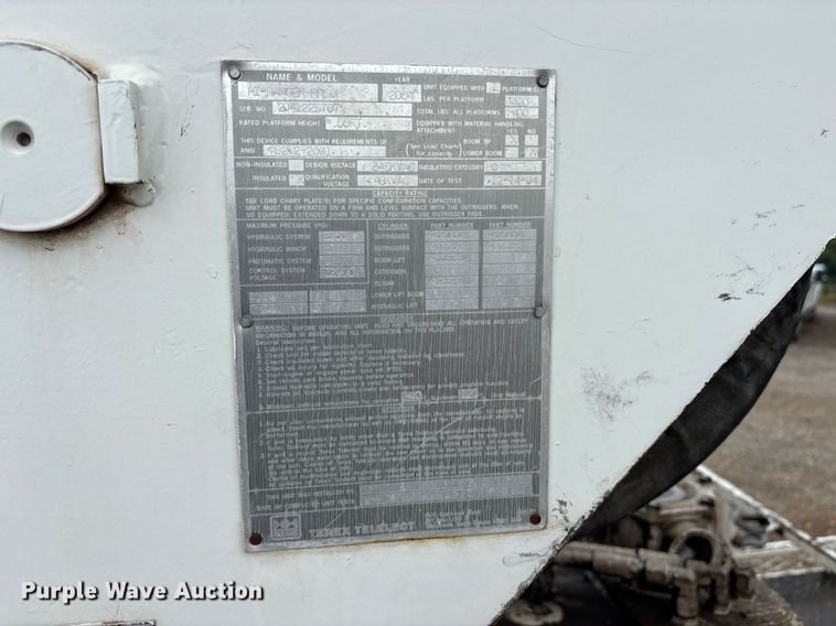 image for item DY0952 2018 International 7500 Bucket truck