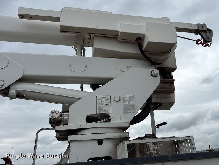 image for item DY0952 2018 International 7500 Bucket truck