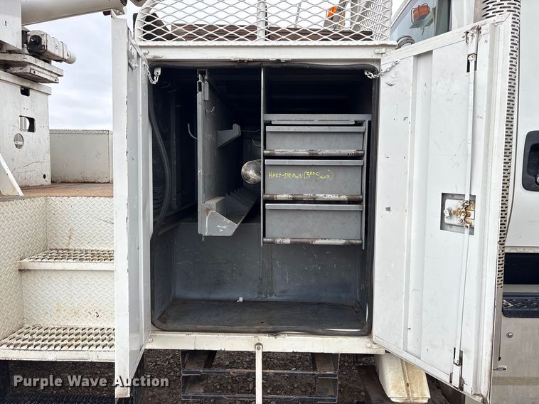 image for item DY0952 2018 International 7500 Bucket truck