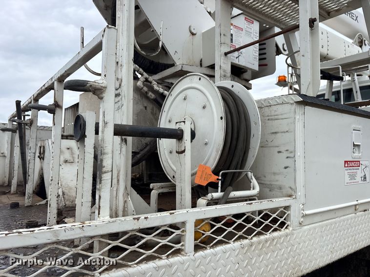 image for item DY0952 2018 International 7500 Bucket truck