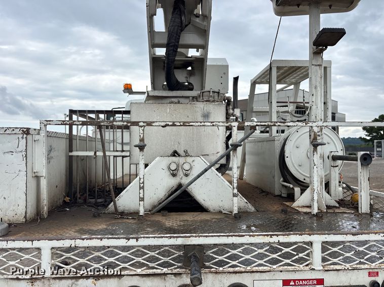 image for item DY0952 2018 International 7500 Bucket truck