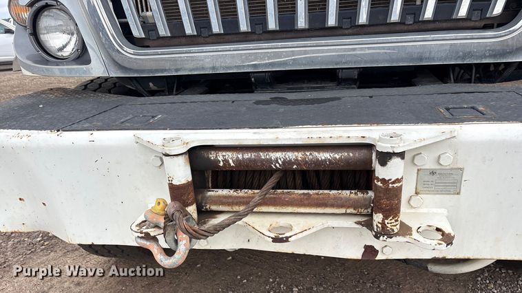 image for item DY0952 2018 International 7500 Bucket truck