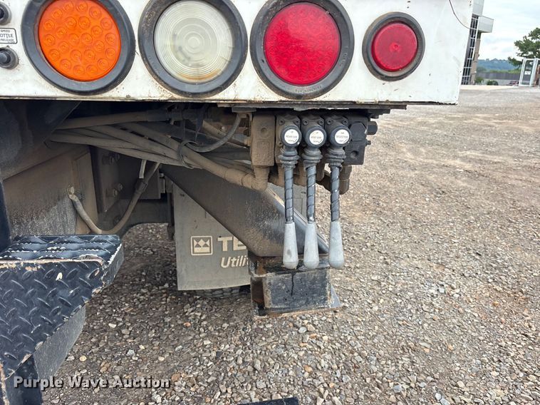 image for item DY0952 2018 International 7500 Bucket truck