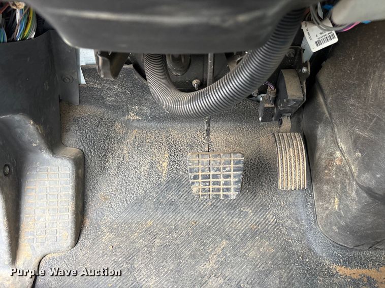 image for item DY0952 2018 International 7500 Bucket truck