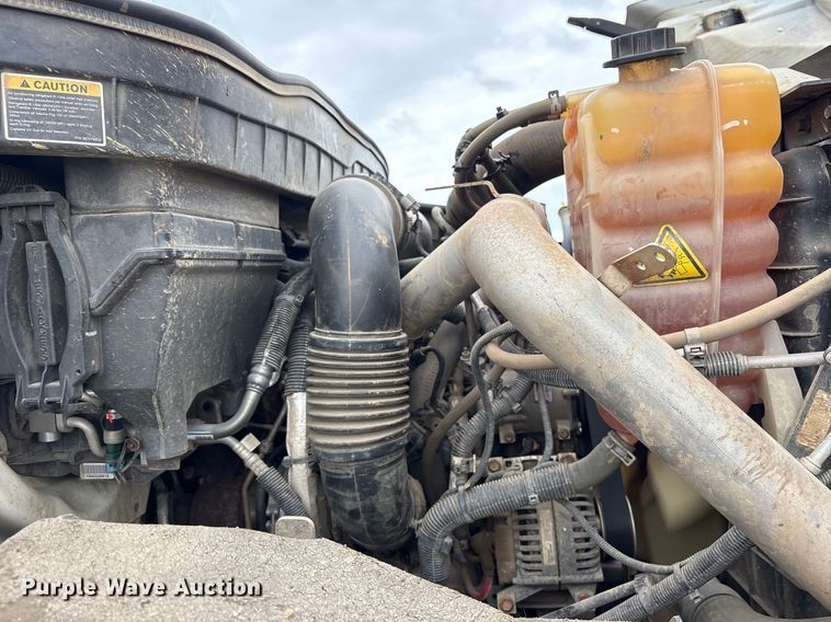 image for item DY0952 2018 International 7500 Bucket truck