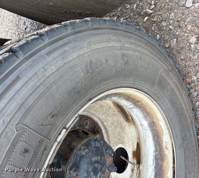 image for item DY0952 2018 International 7500 Bucket truck