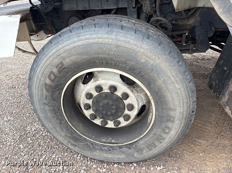 image for item DY0952 2018 International 7500 Bucket truck