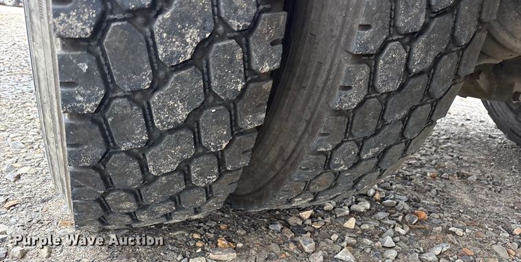 image for item DY0952 2018 International 7500 Bucket truck