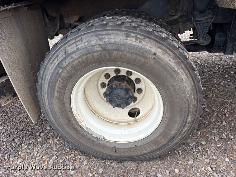 image for item DY0952 2018 International 7500 Bucket truck