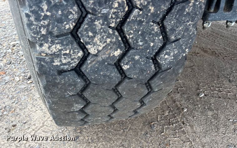 image for item DY0952 2018 International 7500 Bucket truck