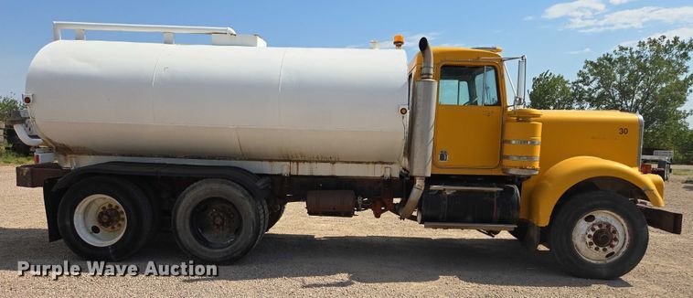 image for item DY1116 1978 Kenworth W900 water truck