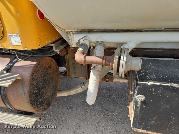 image for item DY1116 1978 Kenworth W900 water truck