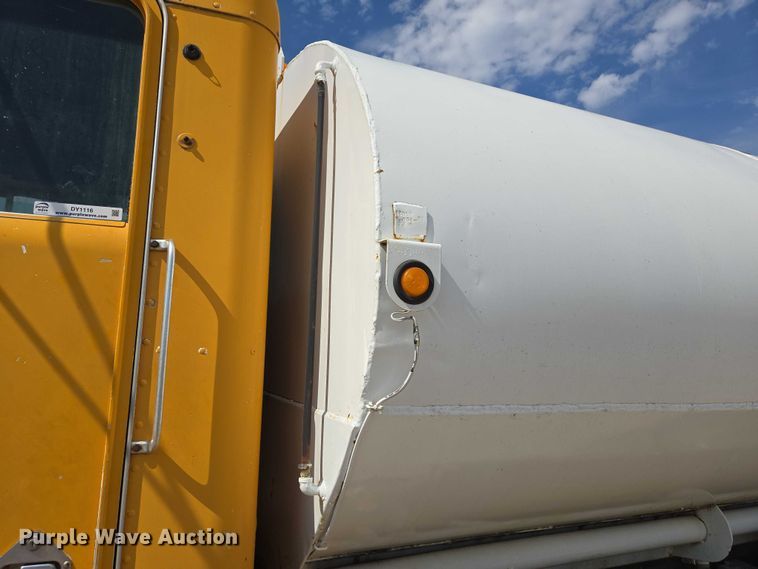 image for item DY1116 1978 Kenworth W900 water truck