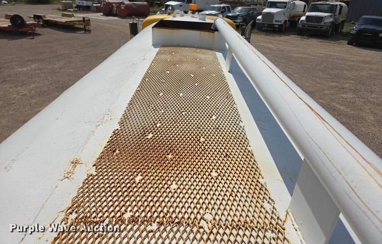 image for item DY1116 1978 Kenworth W900 water truck