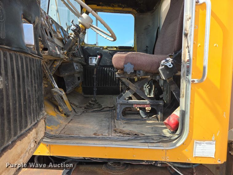 image for item DY1116 1978 Kenworth W900 water truck