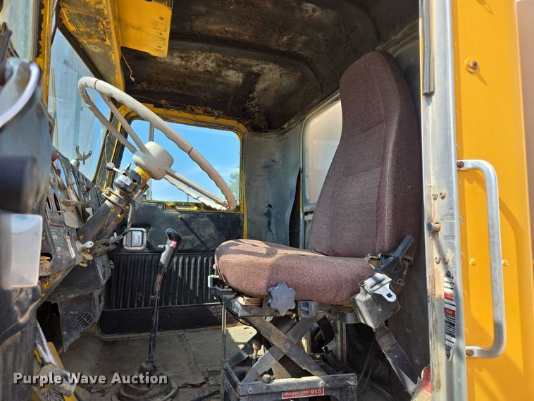 image for item DY1116 1978 Kenworth W900 water truck