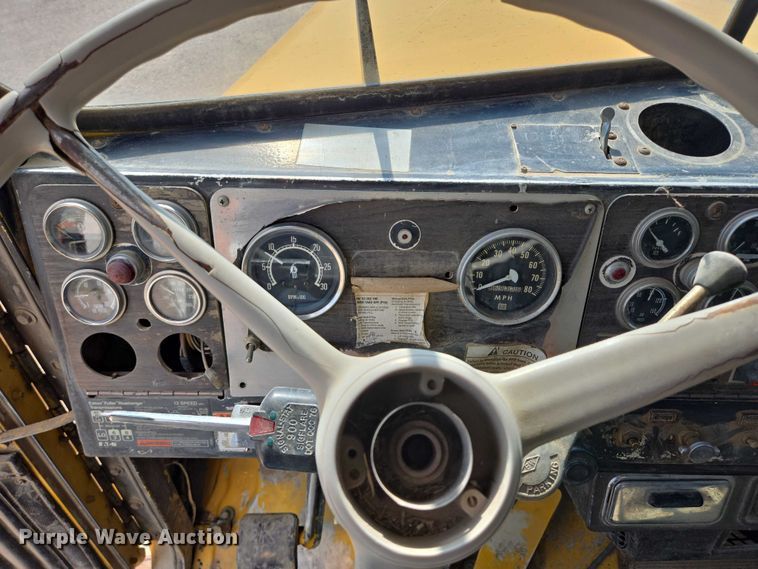 image for item DY1116 1978 Kenworth W900 water truck