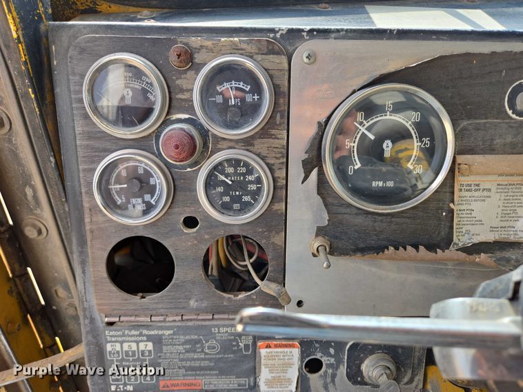 image for item DY1116 1978 Kenworth W900 water truck