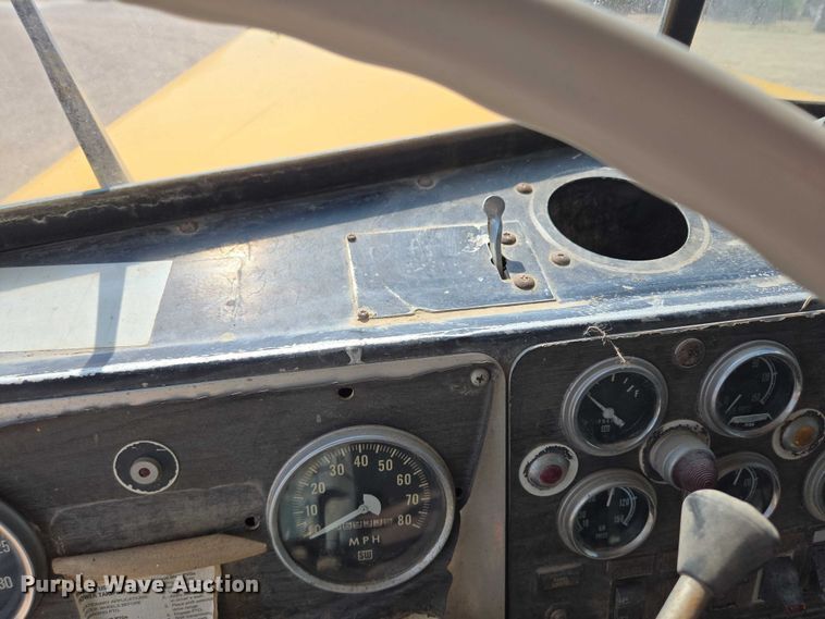 image for item DY1116 1978 Kenworth W900 water truck