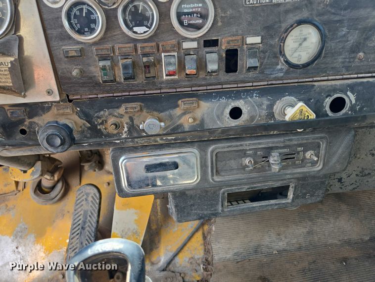 image for item DY1116 1978 Kenworth W900 water truck