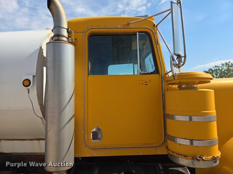 image for item DY1116 1978 Kenworth W900 water truck