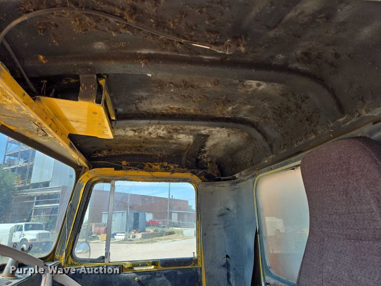 image for item DY1116 1978 Kenworth W900 water truck