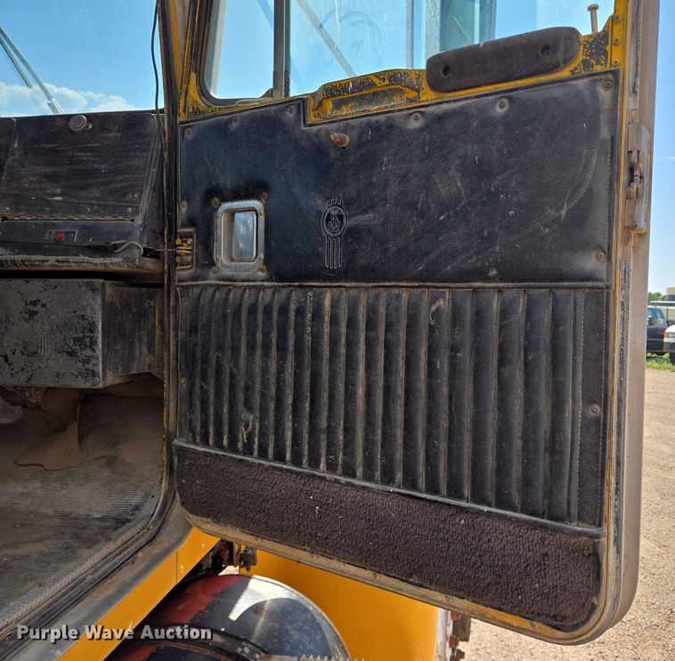 image for item DY1116 1978 Kenworth W900 water truck