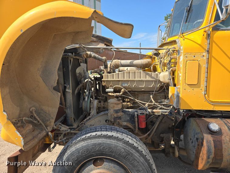 image for item DY1116 1978 Kenworth W900 water truck