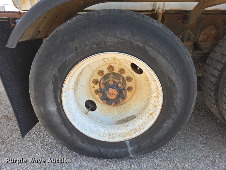 image for item DY1116 1978 Kenworth W900 water truck