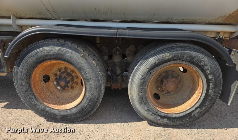 image for item DY1116 1978 Kenworth W900 water truck