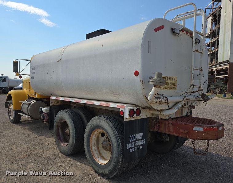 image for item DY1117 1978 Kenworth W900 water truck