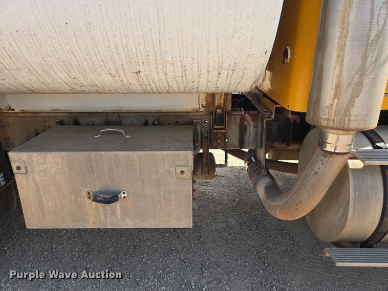 image for item DY1117 1978 Kenworth W900 water truck