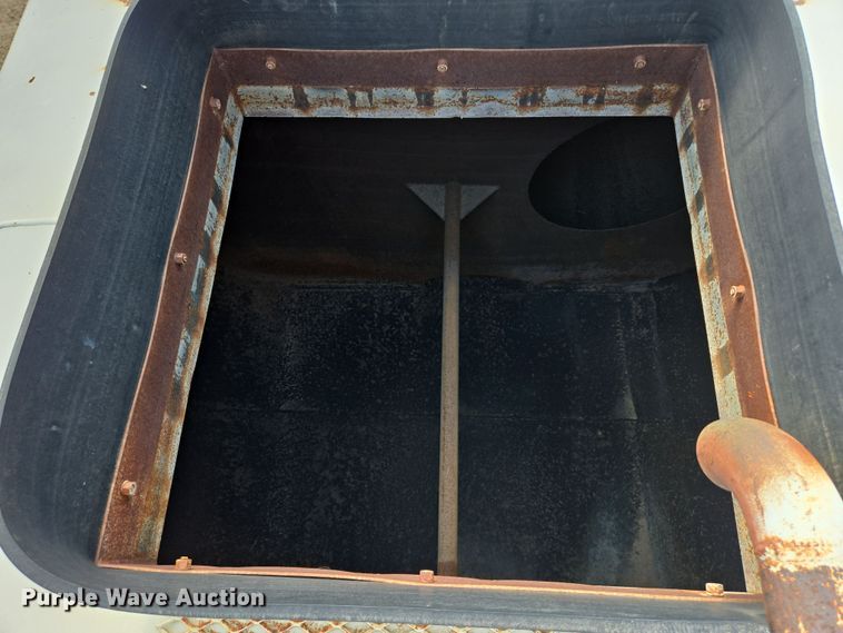 image for item DY1117 1978 Kenworth W900 water truck