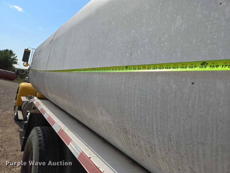 image for item DY1117 1978 Kenworth W900 water truck