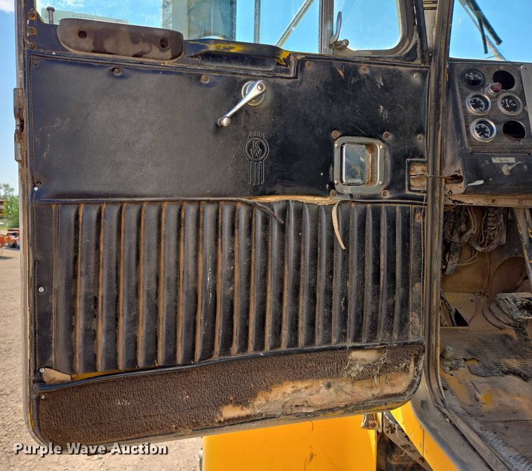 image for item DY1117 1978 Kenworth W900 water truck