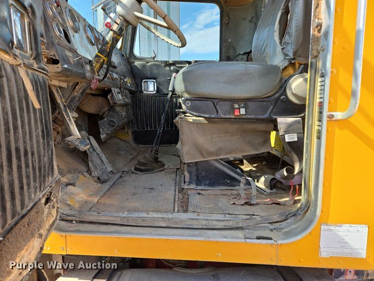 image for item DY1117 1978 Kenworth W900 water truck