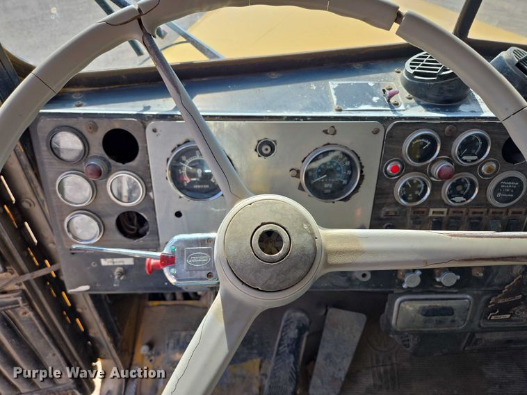 image for item DY1117 1978 Kenworth W900 water truck