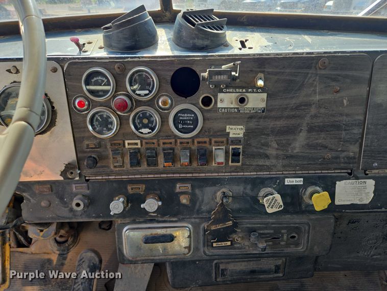 image for item DY1117 1978 Kenworth W900 water truck