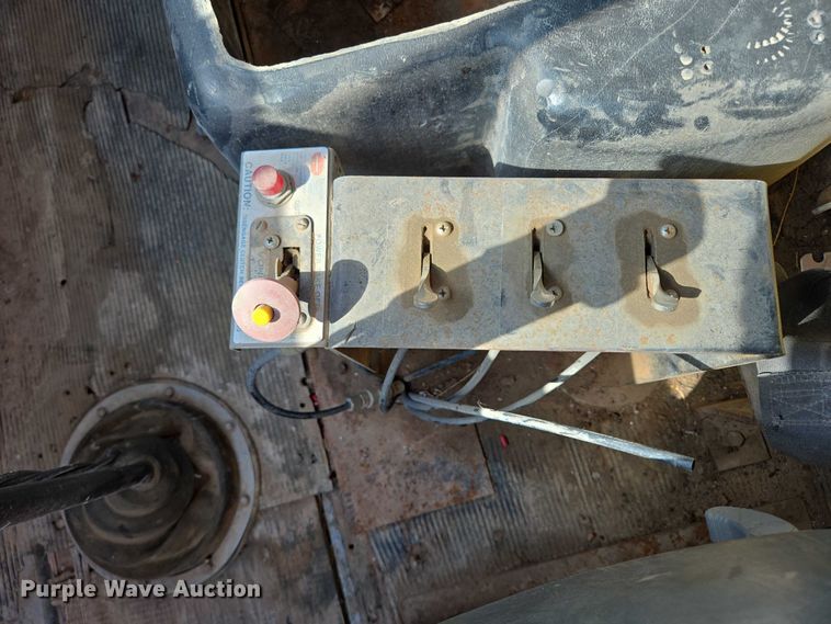 image for item DY1117 1978 Kenworth W900 water truck