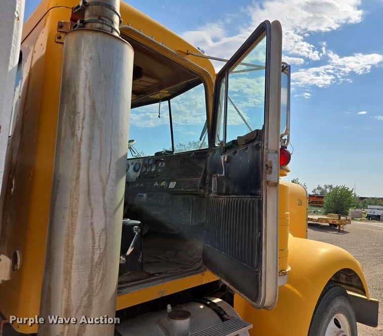 image for item DY1117 1978 Kenworth W900 water truck