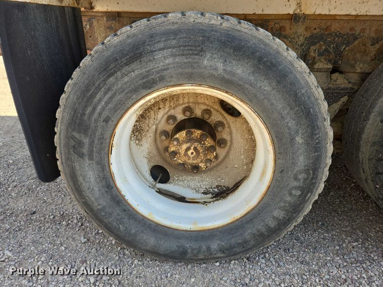 image for item DY1117 1978 Kenworth W900 water truck